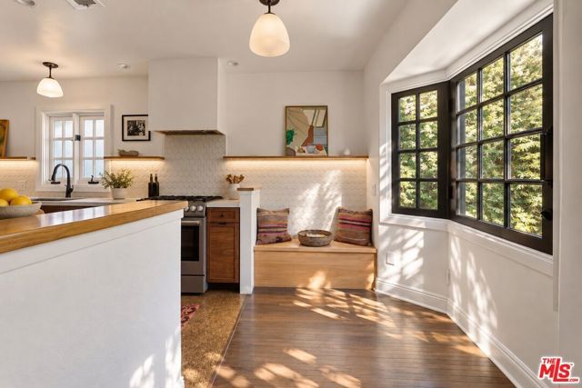 1207 S Orange Drive, Los Angeles, CA 90019