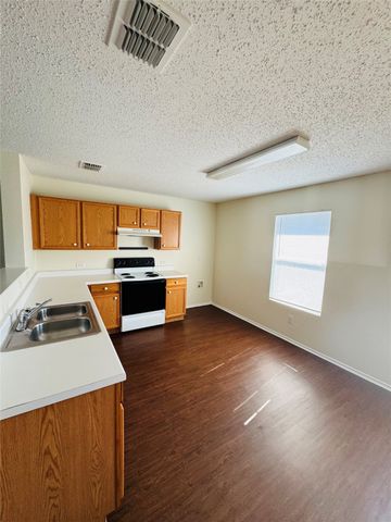 255 Meadowcrest Drive, Terrell, TX 75160