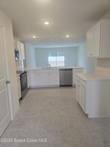 981 SW Richmond Circle SW, Palm Bay, FL 32908