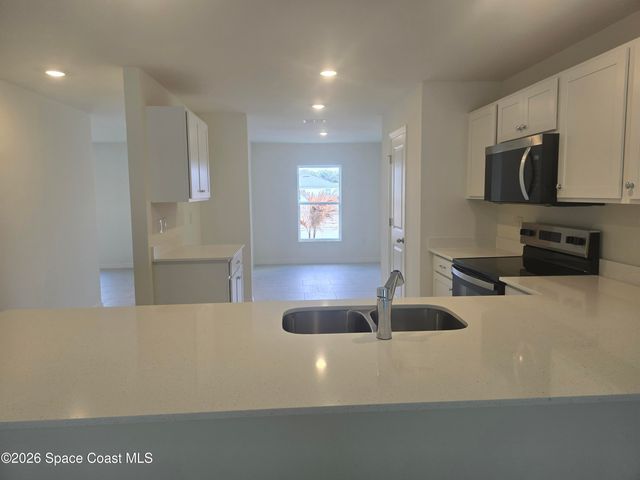 981 SW Richmond Circle SW, Palm Bay, FL 32908