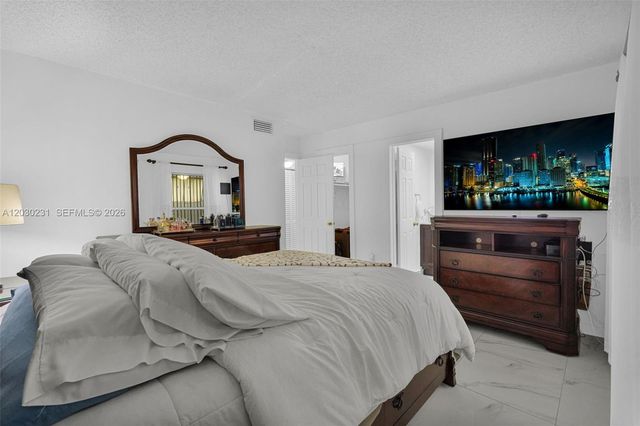 6095 W 18th Ave S107, Hialeah, FL 33012
