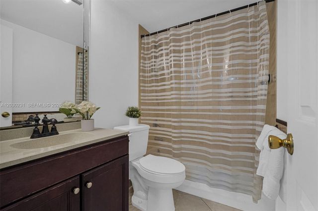 6095 W 18th Ave S107, Hialeah, FL 33012