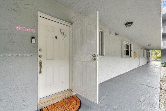 6095 W 18th Ave S107, Hialeah, FL 33012