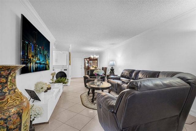 6095 W 18th Ave S107, Hialeah, FL 33012