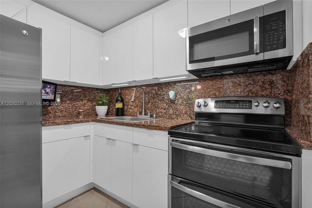 6095 W 18th Ave S107, Hialeah, FL 33012