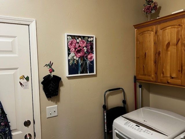 1542 W MYRTLEWOOD LN, South Jordan, UT 84095