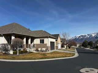 1542 W MYRTLEWOOD LN, South Jordan, UT 84095