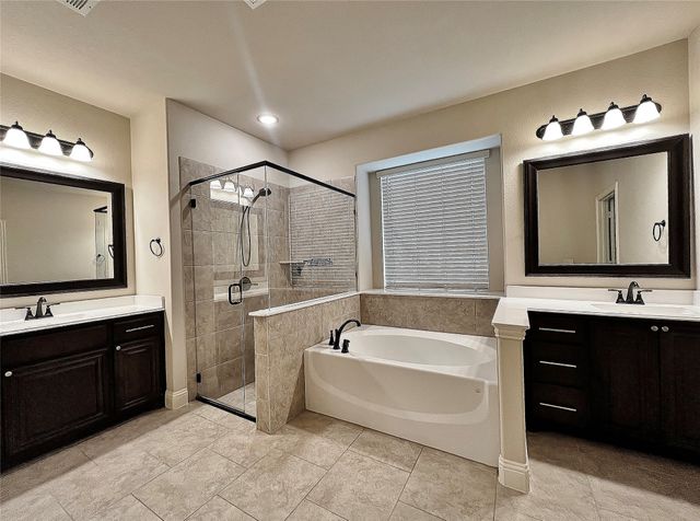 301 Autumnwood Drive, Mansfield, TX 76063