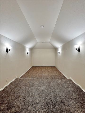 301 Autumnwood Drive, Mansfield, TX 76063