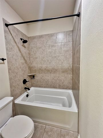 301 Autumnwood Drive, Mansfield, TX 76063