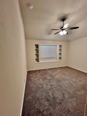 301 Autumnwood Drive, Mansfield, TX 76063