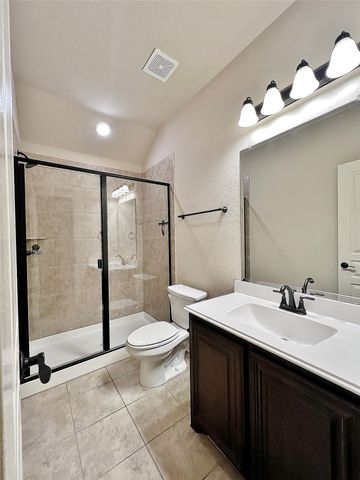 301 Autumnwood Drive, Mansfield, TX 76063