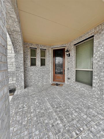 301 Autumnwood Drive, Mansfield, TX 76063