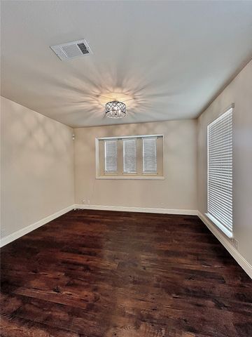 301 Autumnwood Drive, Mansfield, TX 76063