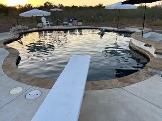 6289 Maynard Hallmark Road, Waelder, TX 78959