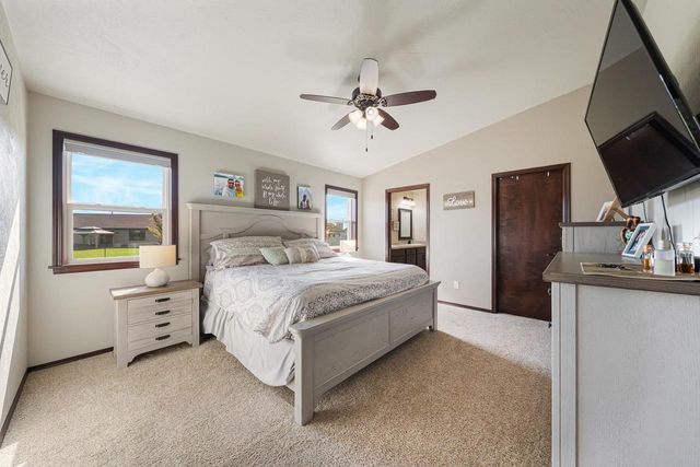 1411 MERA LANE, Kaukauna, WI 54130