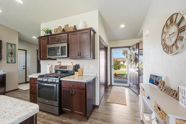 1411 MERA LANE, Kaukauna, WI 54130