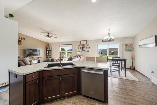 1411 MERA LANE, Kaukauna, WI 54130