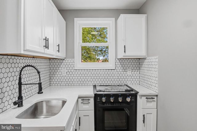 906 1ST ST, Baltimore, MD 21225