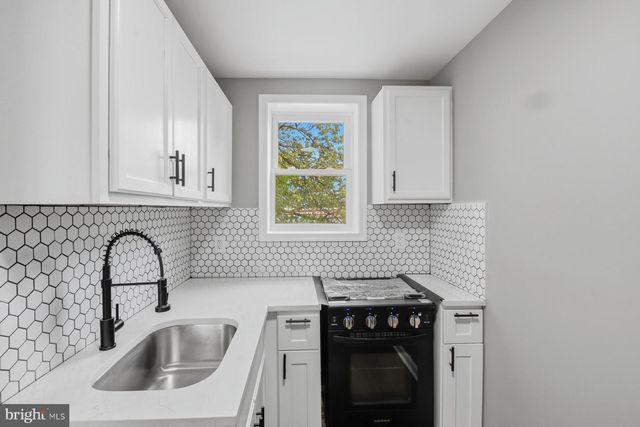 906 1ST ST, Baltimore, MD 21225