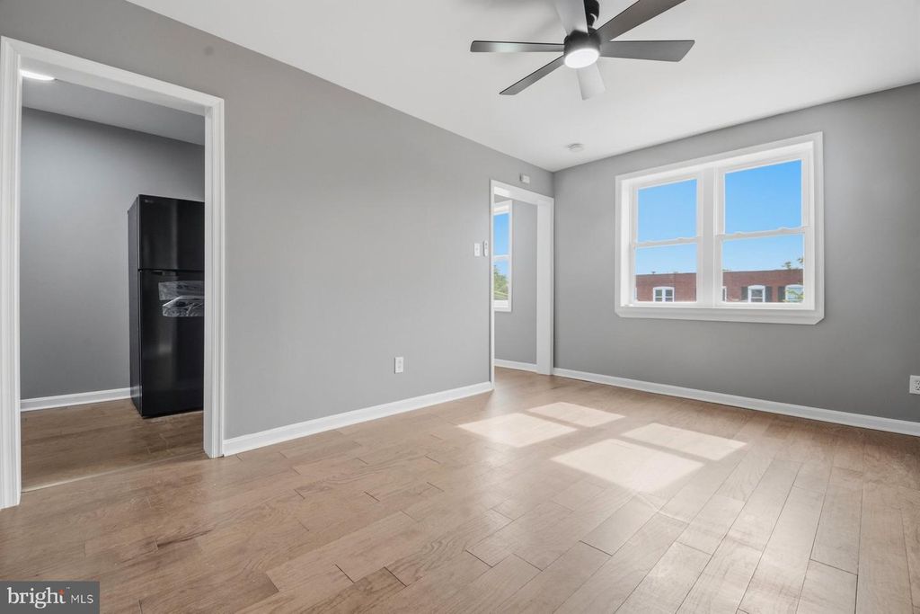 Image 11 of property listing at 906 1ST ST, Baltimore, MD 21225