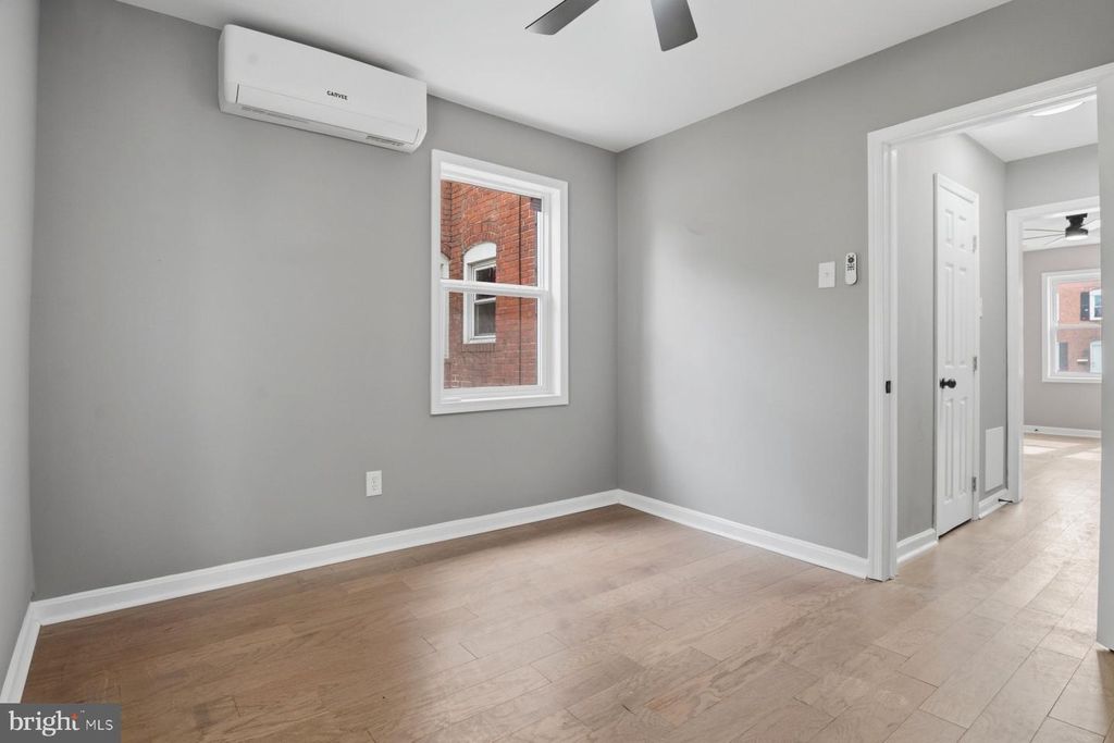 Image 14 of property listing at 906 1ST ST, Baltimore, MD 21225