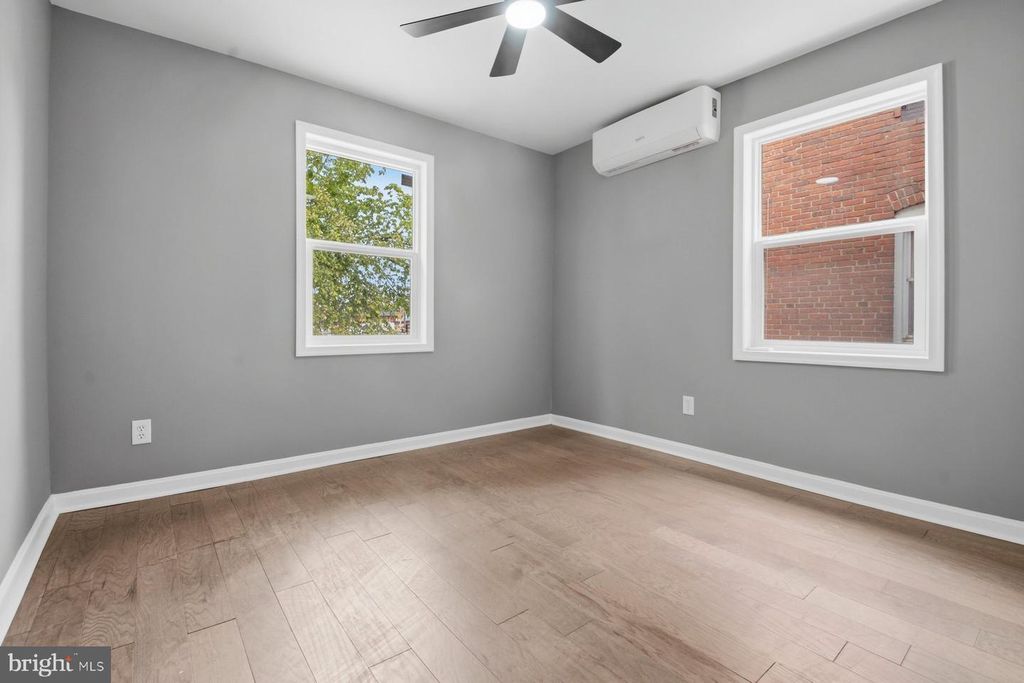 Image 15 of property listing at 906 1ST ST, Baltimore, MD 21225