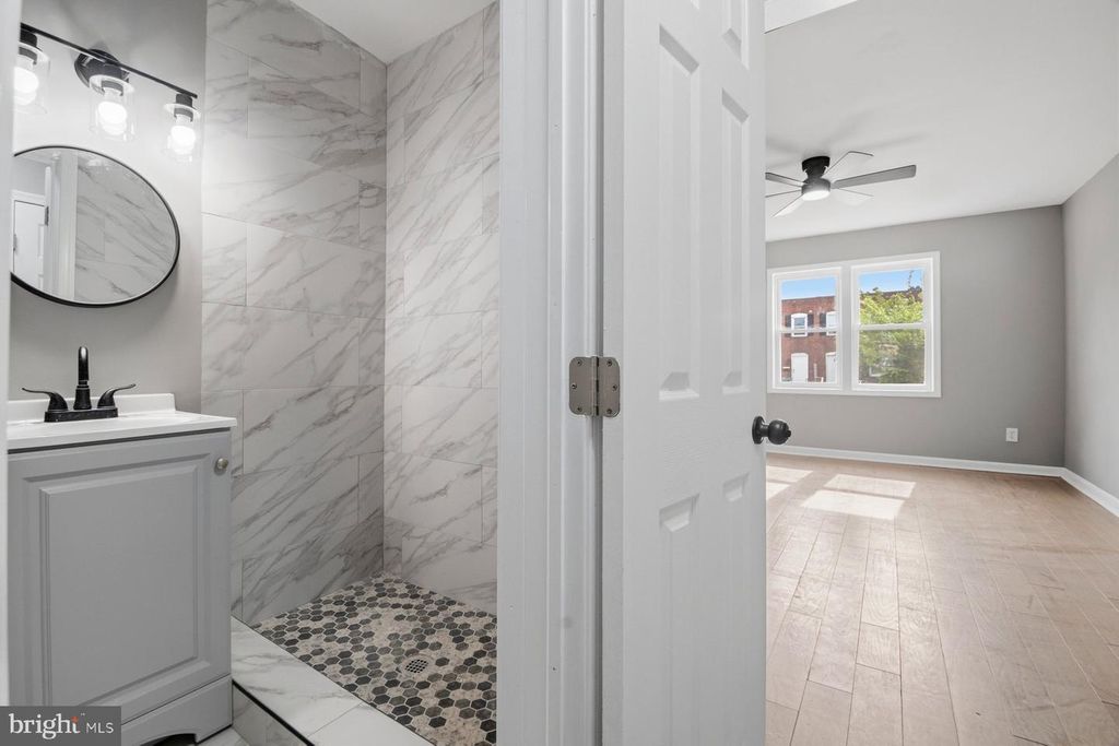 Image 17 of property listing at 906 1ST ST, Baltimore, MD 21225