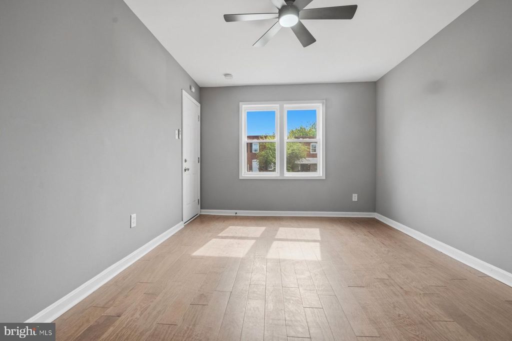 Image 20 of property listing at 906 1ST ST, Baltimore, MD 21225