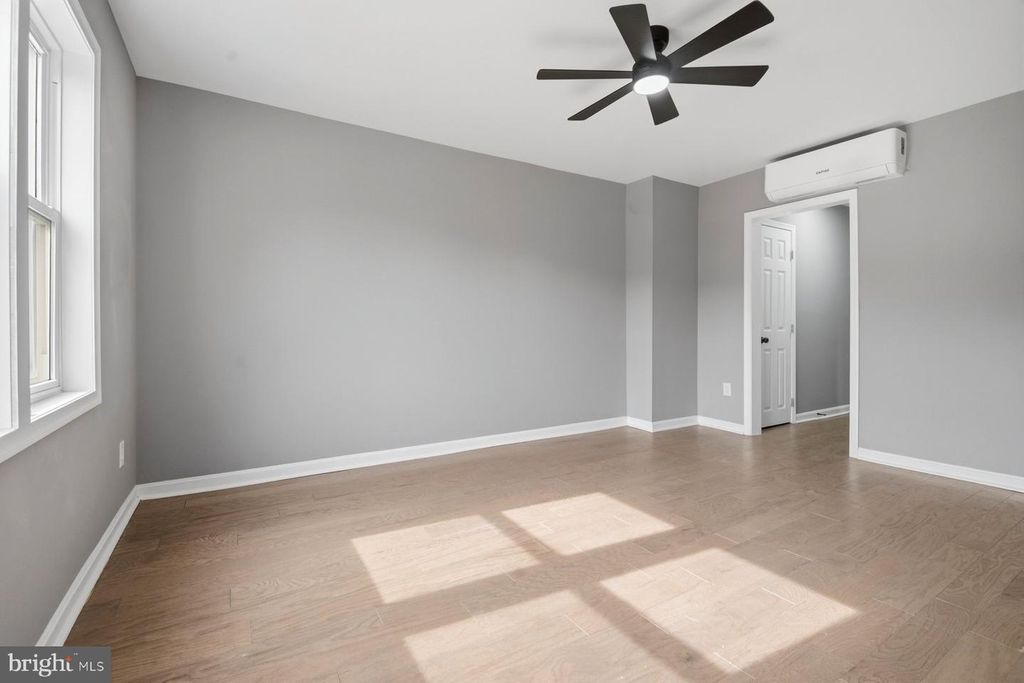 Image 23 of property listing at 906 1ST ST, Baltimore, MD 21225