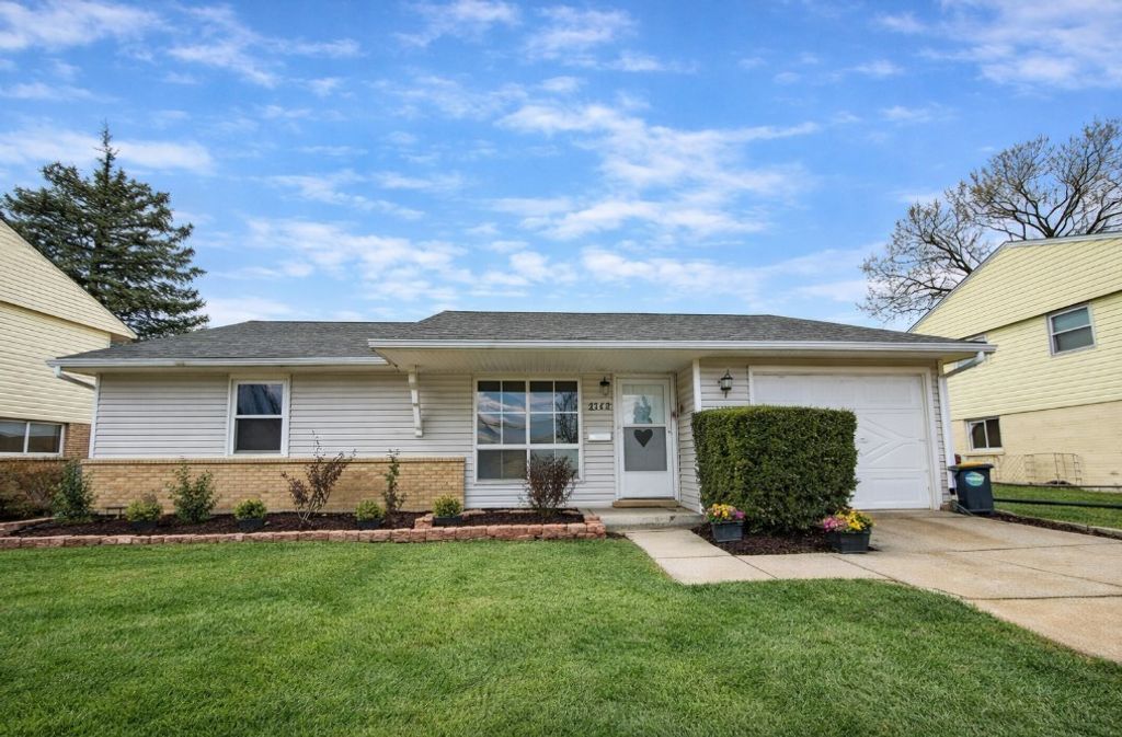 1012 Vine Street, Streamwood, IL 60107