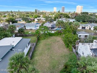 339 Manhattan Avenue, Daytona Beach, FL 32118