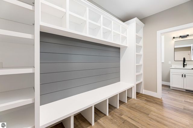 872 Vienna Way, Traverse City, MI 49696