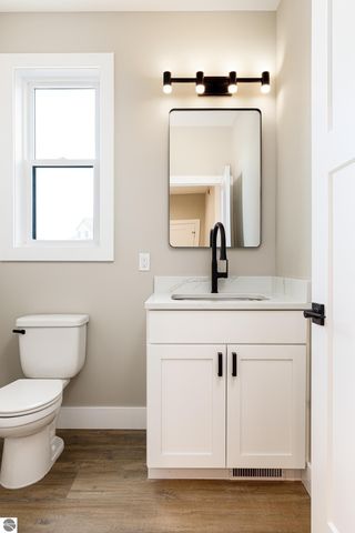 872 Vienna Way, Traverse City, MI 49696