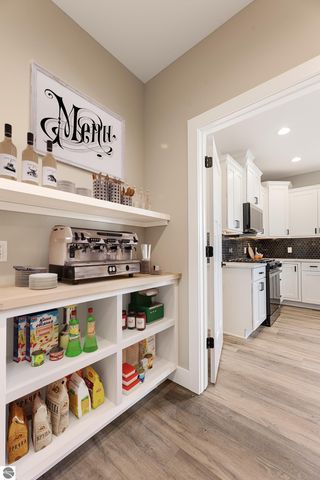 872 Vienna Way, Traverse City, MI 49696