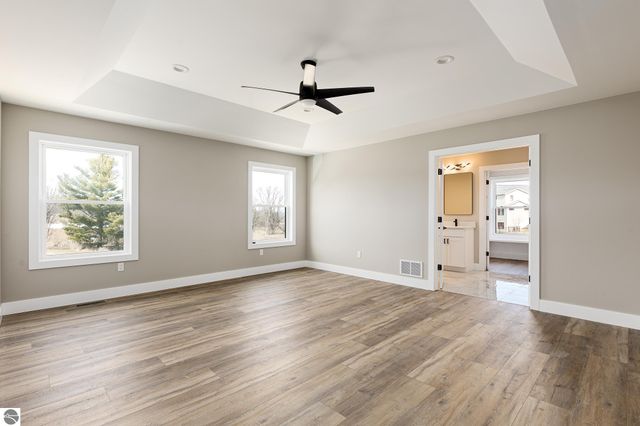 872 Vienna Way, Traverse City, MI 49696