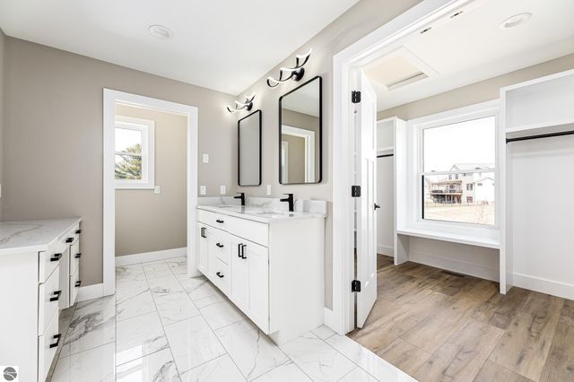 872 Vienna Way, Traverse City, MI 49696