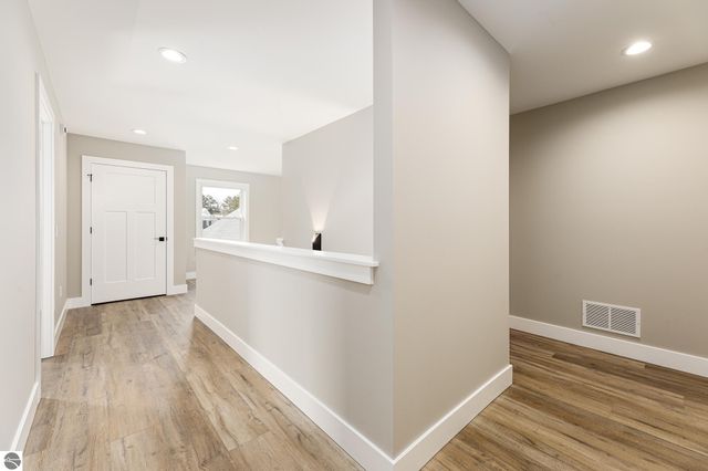 872 Vienna Way, Traverse City, MI 49696