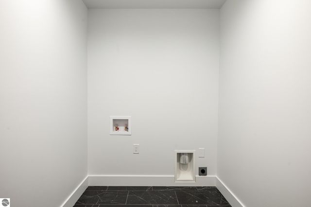 872 Vienna Way, Traverse City, MI 49696