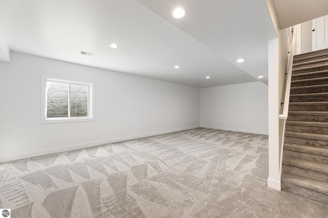 872 Vienna Way, Traverse City, MI 49696