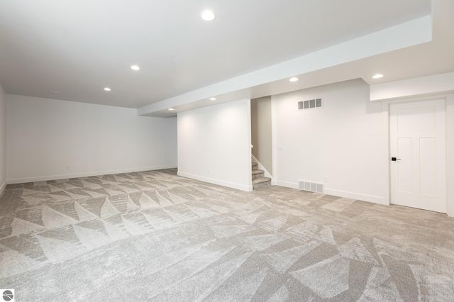 872 Vienna Way, Traverse City, MI 49696