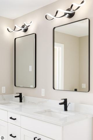 872 Vienna Way, Traverse City, MI 49696