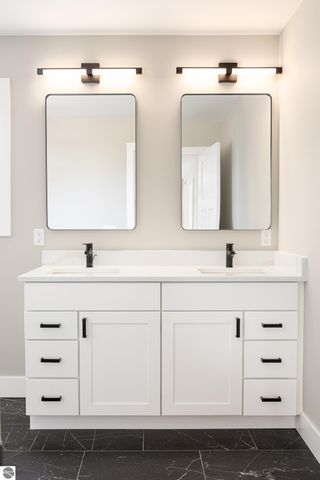 872 Vienna Way, Traverse City, MI 49696