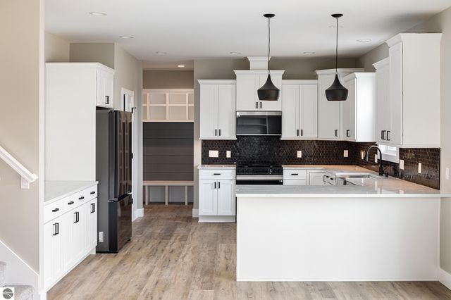 872 Vienna Way, Traverse City, MI 49696