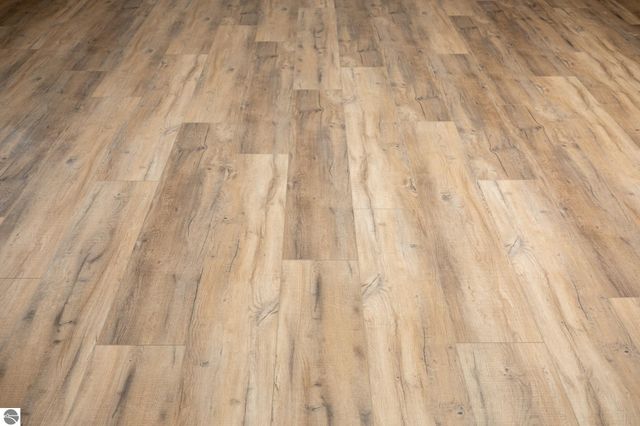 872 Vienna Way, Traverse City, MI 49696