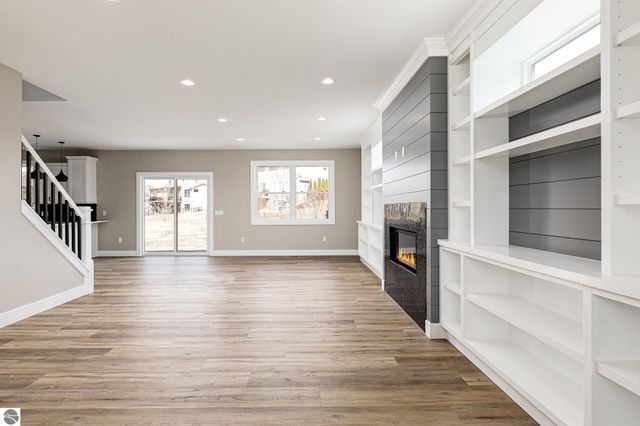 872 Vienna Way, Traverse City, MI 49696