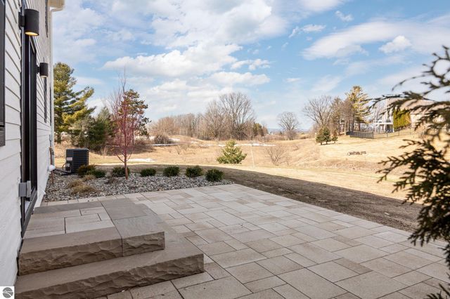 872 Vienna Way, Traverse City, MI 49696