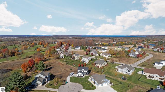 872 Vienna Way, Traverse City, MI 49696