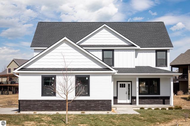 872 Vienna Way, Traverse City, MI 49696