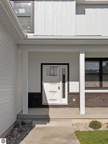 872 Vienna Way, Traverse City, MI 49696